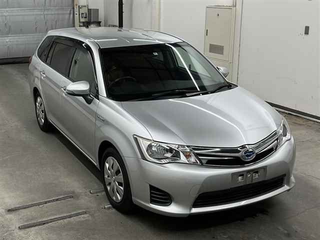 75135 Toyota Corolla fielder NKE165G 2014 г. (MIRIVE Saitama)